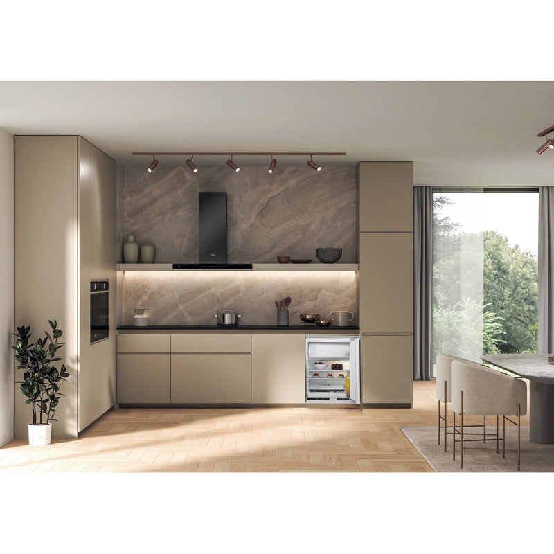 Whirlpool WBUF011 kombi-køleskab Under bordplade 126 L