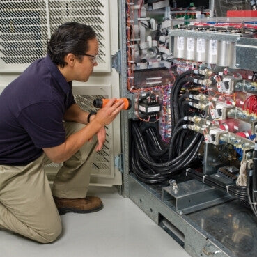 Schneider Electric WPCAVUPS-UG-02 pris på vedligehold og support