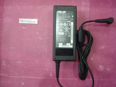 ASUS 04G2660031T0 strømadapter og vekselret 65 W Sort