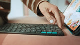 Logitech Flip Folio QWERTZ Schweizisk Bluetooth Lys grå
