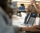 HP Poly Edge E320 IP-telefon og PoE-aktiveret