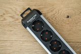 Brennenstuhl 1391030200 stikdåse 3 m 12 AC stikkontakt(er) Indendørs Sort, Sølv