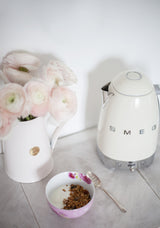 Smeg 50's Style Elkedel KLF04CREU Creme