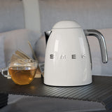 Smeg 50's Style Elkedel KLF04CREU Creme